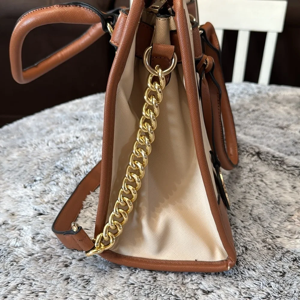 NWOT Dasien Ladies Handbag Satchel Tan Cream Colors Gold Hardware Zip Long Strap